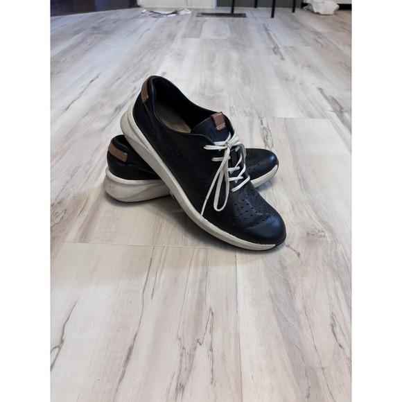 Clarks Shoes - Clarks Un Rio Tie Women's Sneaker Black, Size 8M, leather, comfort, arch support